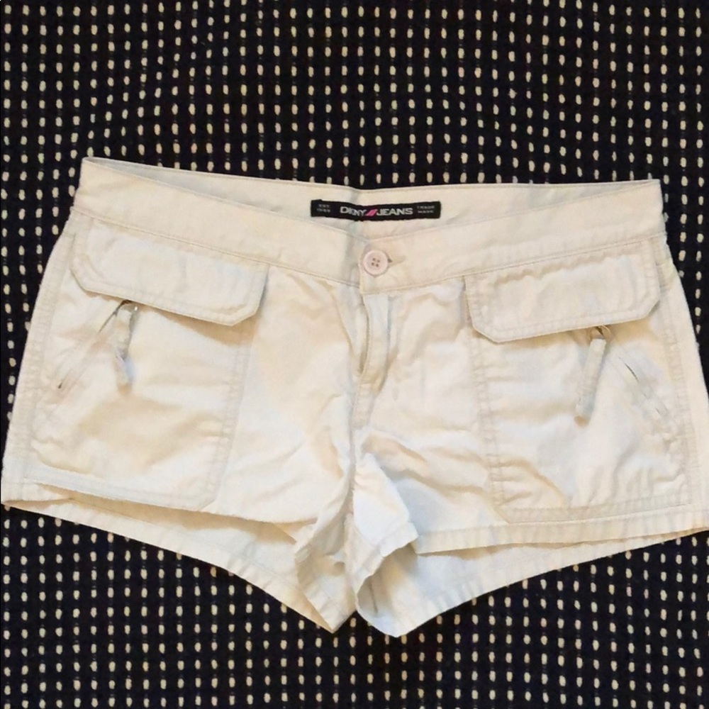 dkny khaki shorts, two pockets on front side
